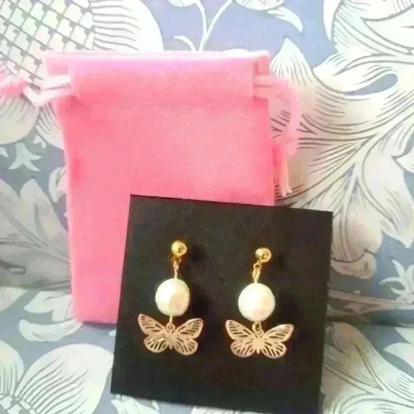 Freshwater pearl butterflies  earrings - Picture 1 of 6